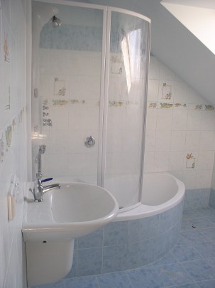 Instalatér Hradec Králové sprchovací boxy na vanu